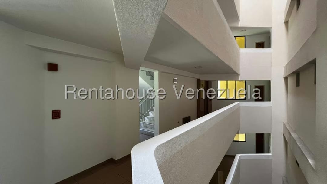 Apartamento (1 Nivel) en Venta en Miranda, Distrito Metropolitano - 4