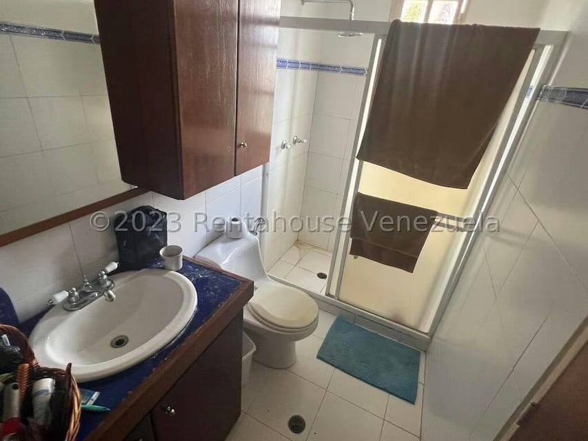 Casa (Multipes Niveles) en Venta en Parque Caiza, Distrito Metropolitano - 25