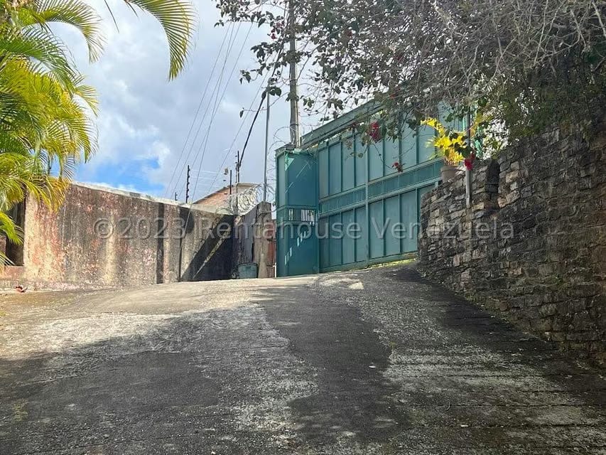 Casa (Multipes Niveles) en Venta en Parque Caiza, Distrito Metropolitano - 45