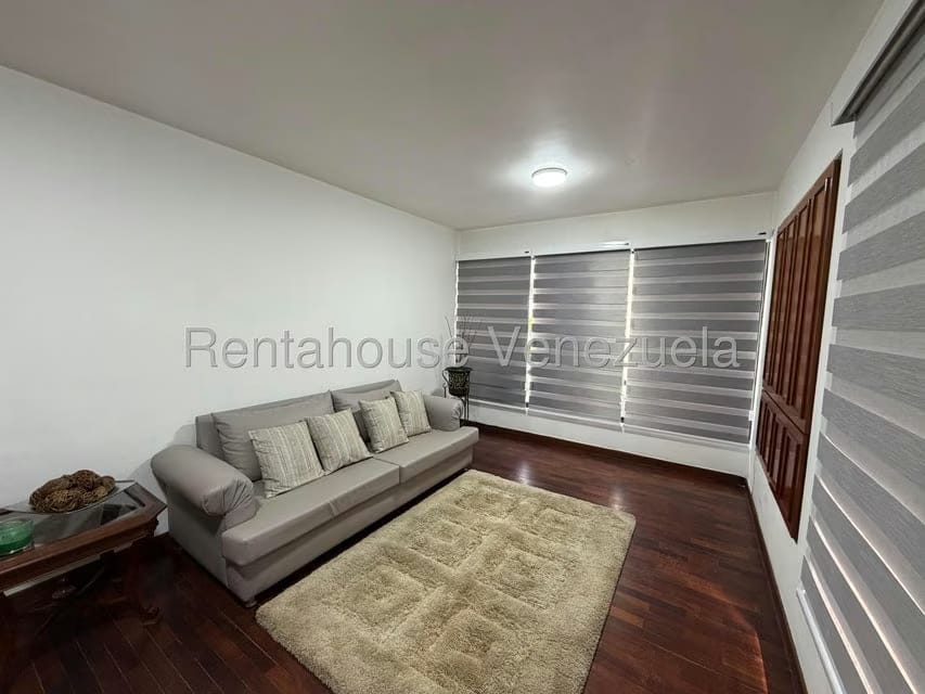 Apartamento (1 Nivel) en Alquiler en La Campiña, Distrito Metropolitano - 2