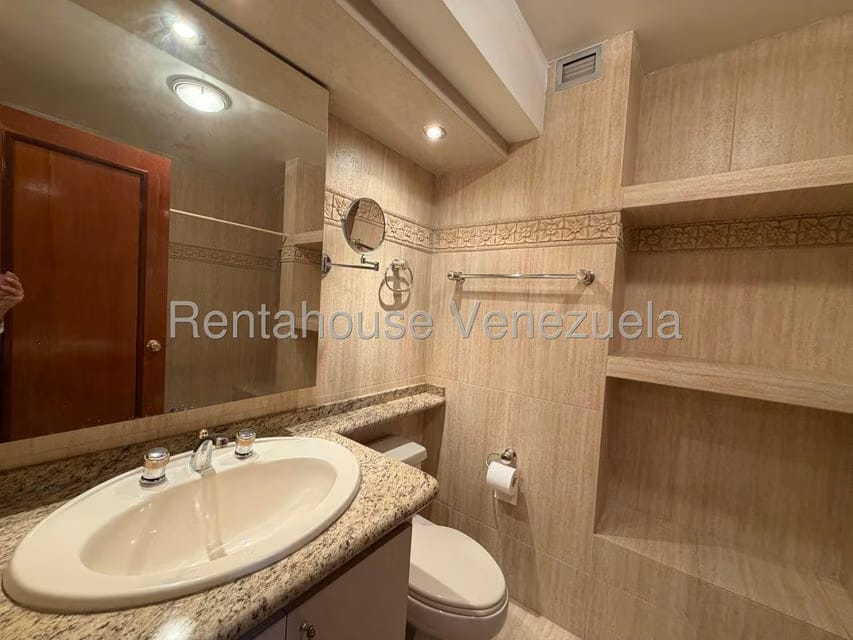 Apartamento (1 Nivel) en Alquiler en La Campiña, Distrito Metropolitano - 5