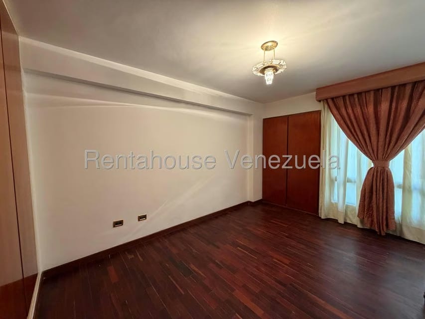 Apartamento (1 Nivel) en Alquiler en La Campiña, Distrito Metropolitano - 9