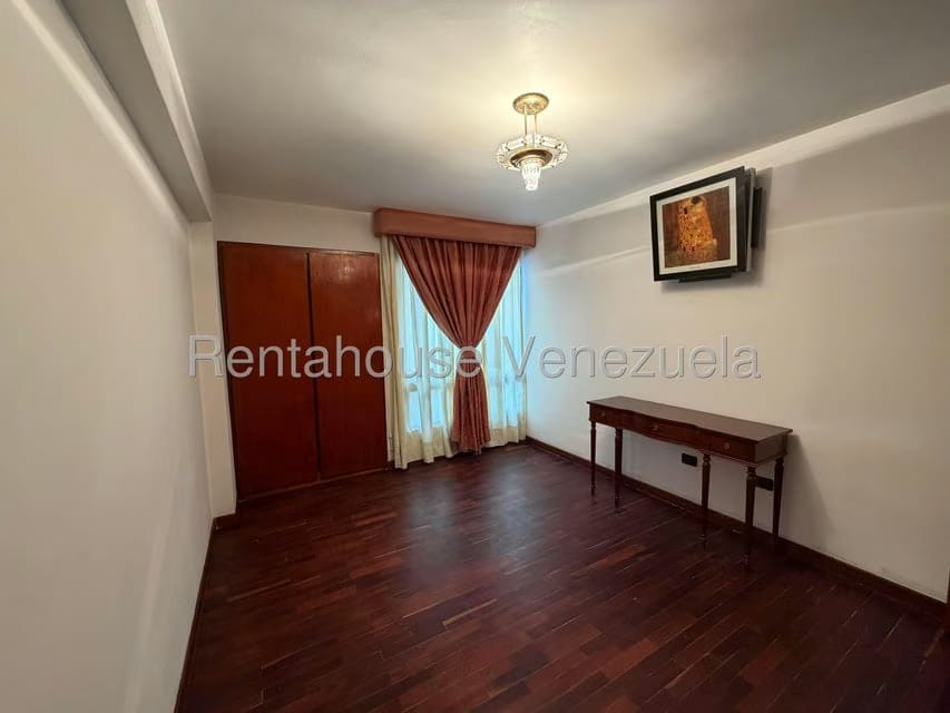 Apartamento (1 Nivel) en Alquiler en La Campiña, Distrito Metropolitano - 10