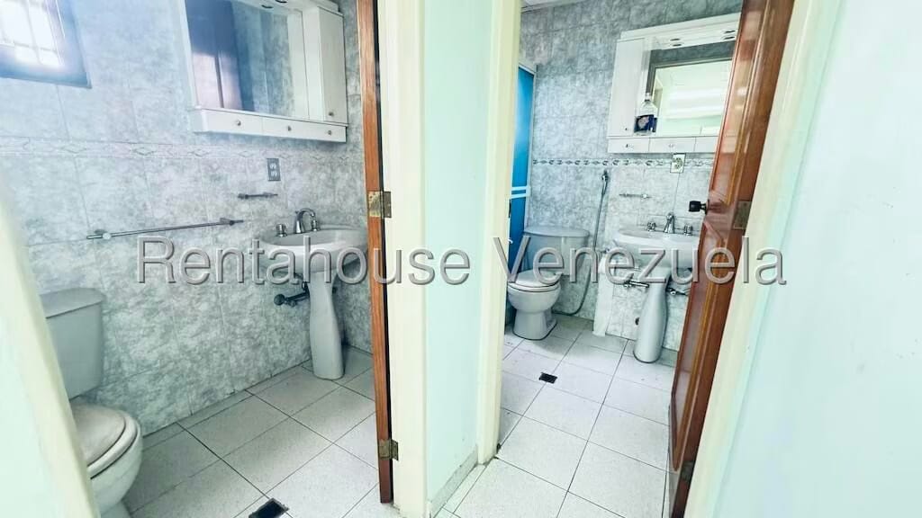 Comercial (Galpon - Deposito) en Venta en Sarria, Distrito Metropolitano - 23
