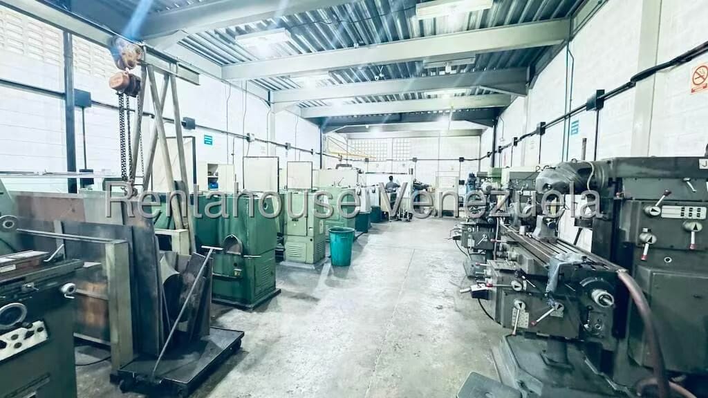 Comercial (Galpon - Deposito) en Venta en Sarria, Distrito Metropolitano - 29