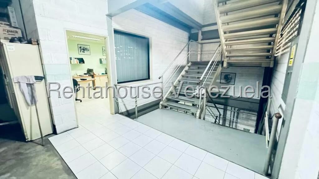 Comercial (Galpon - Deposito) en Venta en Sarria, Distrito Metropolitano - 8