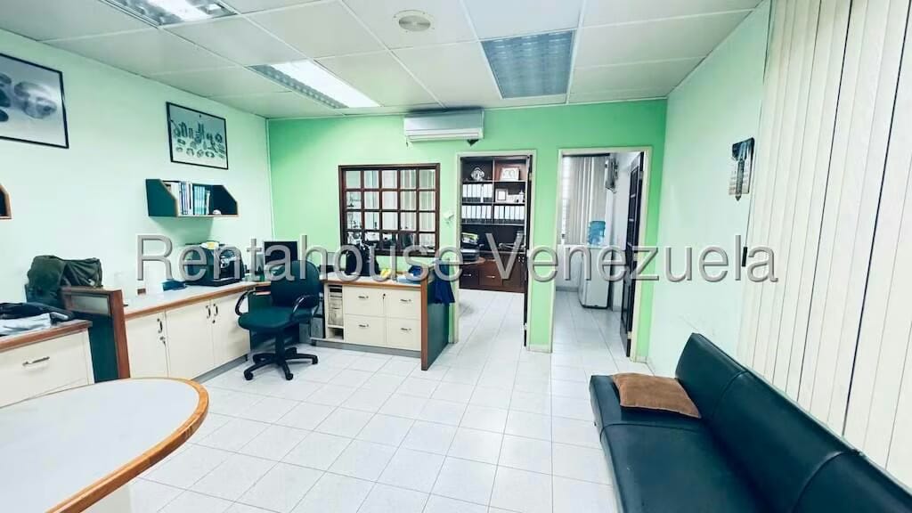 Comercial (Galpon - Deposito) en Venta en Sarria, Distrito Metropolitano - 10