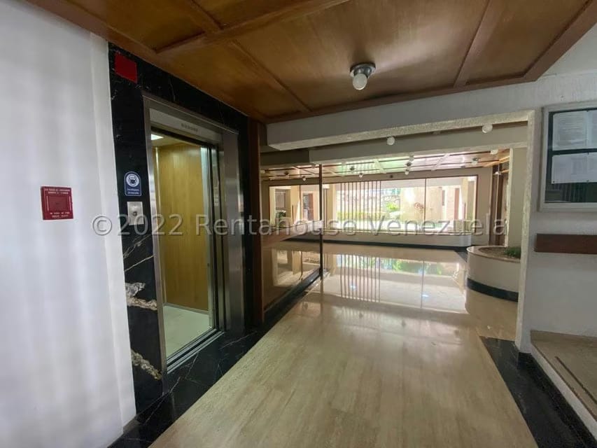 Apartamento (Duplex) en Venta en Los Naranjos del Cafetal, Distrito Metropolitano - 4