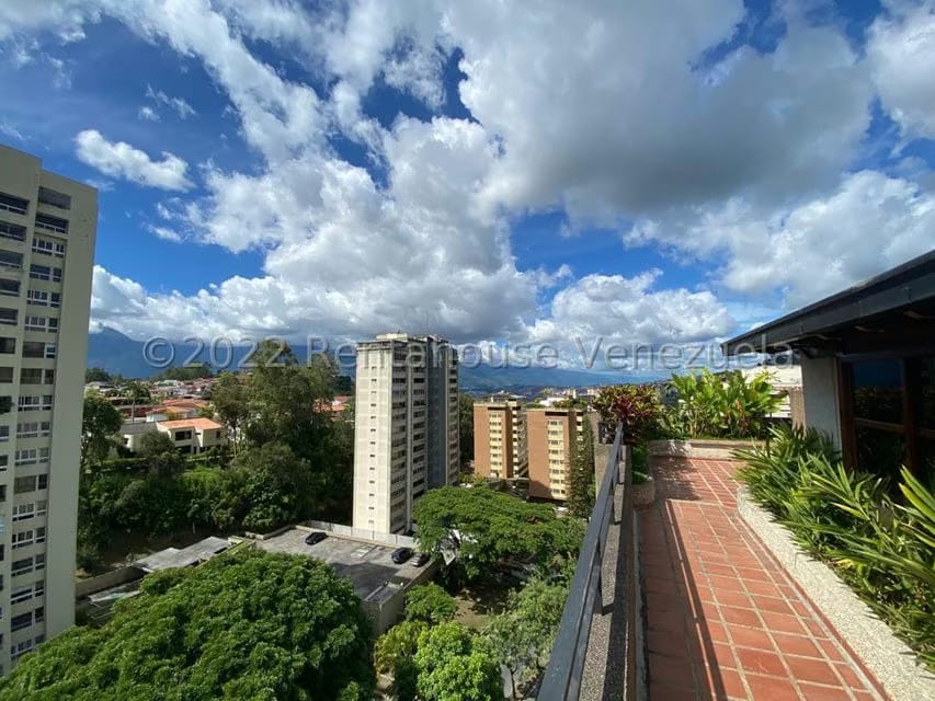 Apartamento (Duplex) en Venta en Los Naranjos del Cafetal, Distrito Metropolitano - 32