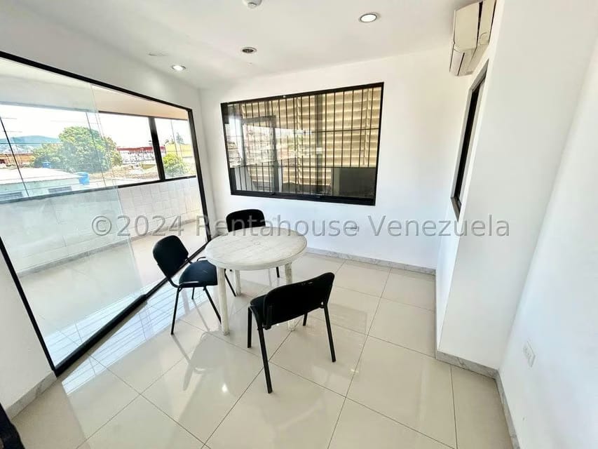 Negocios y Empresas (Servicios) en Venta en Centro, Lara - 27