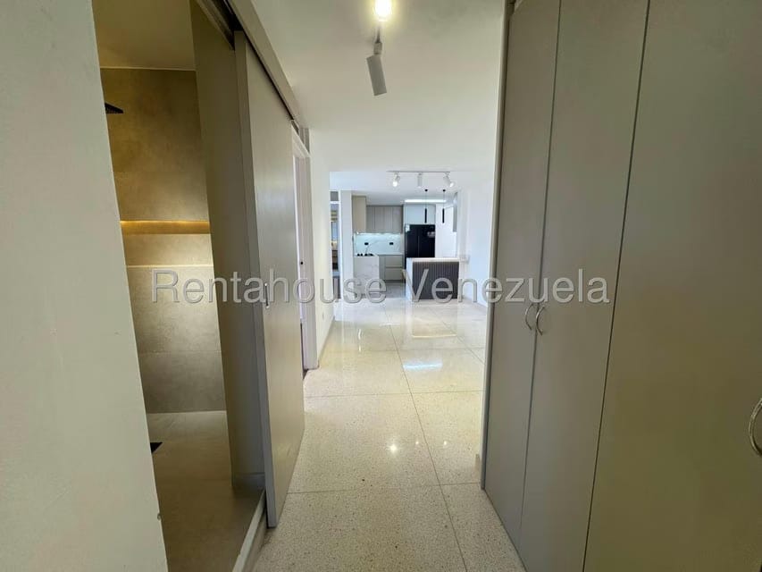 Apartamento (1 Nivel) en Venta en Los Palos Grandes, Distrito Metropolitano - 13