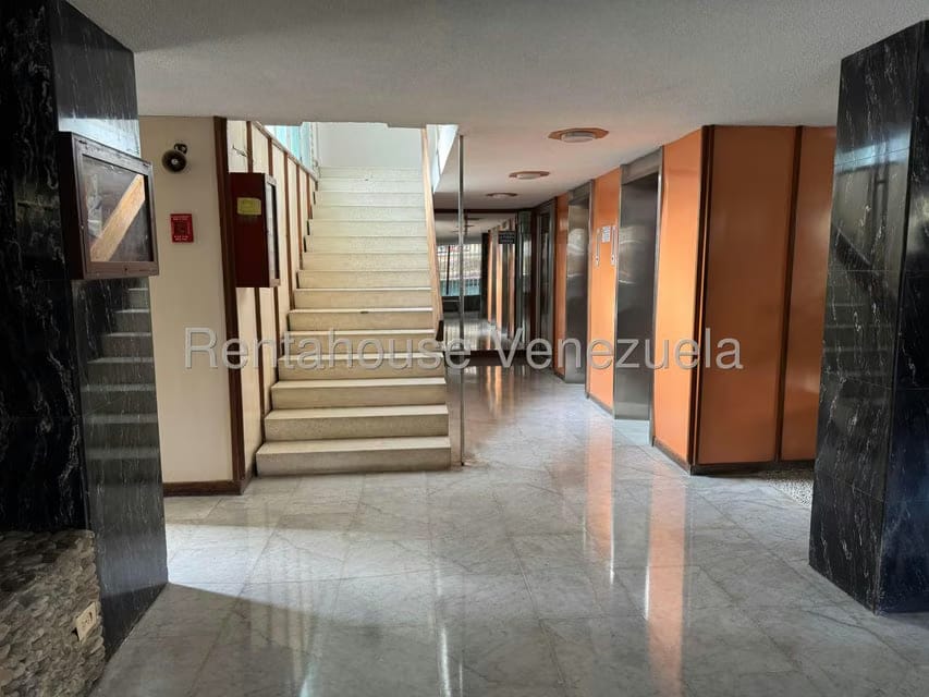 Apartamento (1 Nivel) en Venta en Los Palos Grandes, Distrito Metropolitano - 4