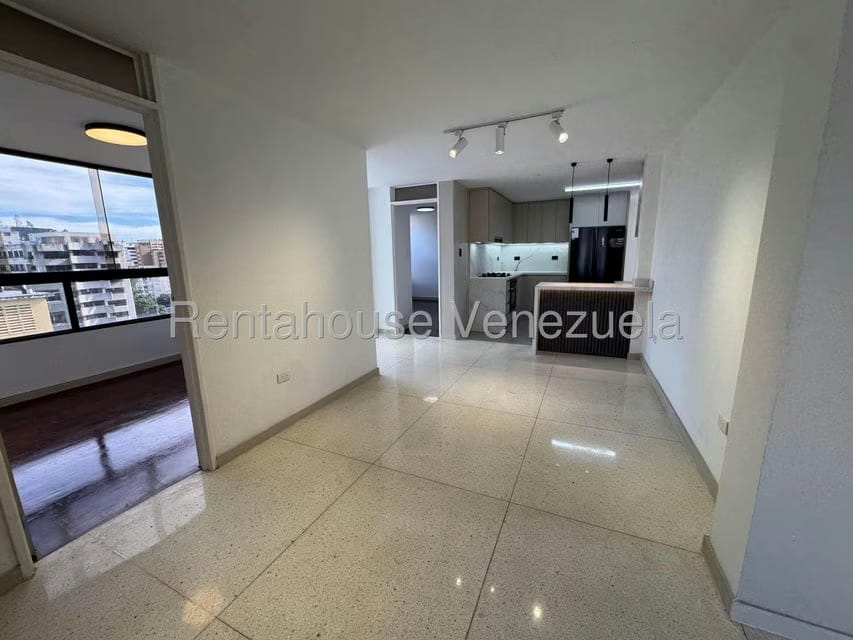 Apartamento (1 Nivel) en Venta en Los Palos Grandes, Distrito Metropolitano - 9