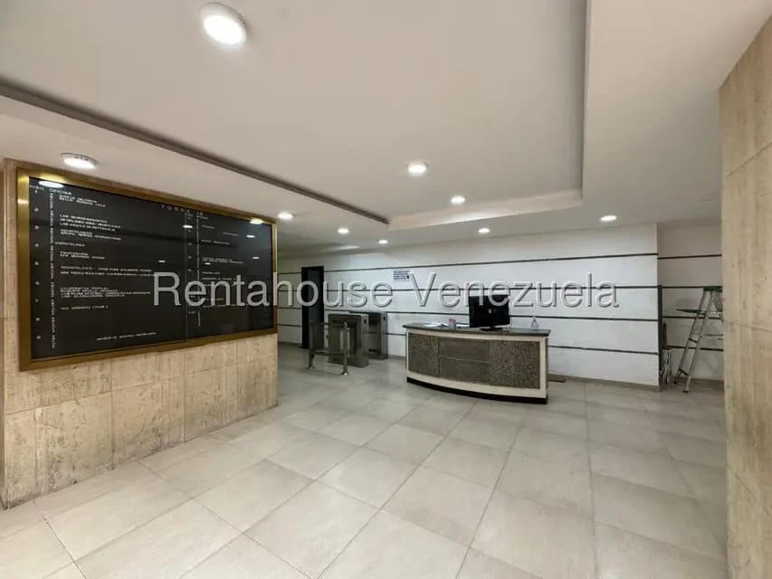 Comercial (Oficina) en Alquiler en La Campiña, Distrito Metropolitano - 2