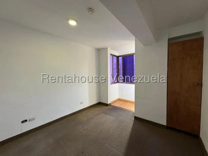 Comercial (Oficina) en Alquiler en La Campiña, Distrito Metropolitano - 12