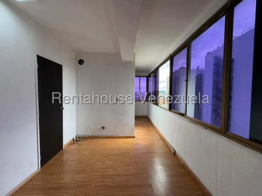 Comercial (Oficina) en Alquiler en La Campiña, Distrito Metropolitano - 15