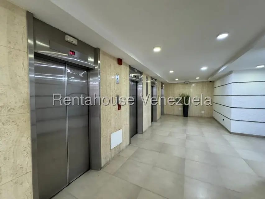 Comercial (Oficina) en Alquiler en La Campiña, Distrito Metropolitano - 4