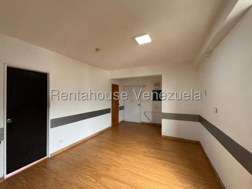 Comercial (Oficina) en Alquiler en La Campiña, Distrito Metropolitano - 10