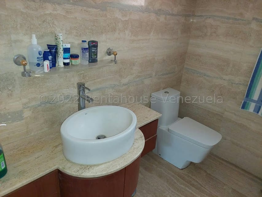 Apartamento (1 Nivel) en Venta en Campo Alegre, Distrito Metropolitano - 12