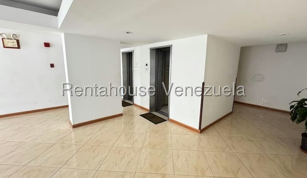 Apartamento (1 Nivel) en Venta en San Bernardino, Distrito Metropolitano - 8