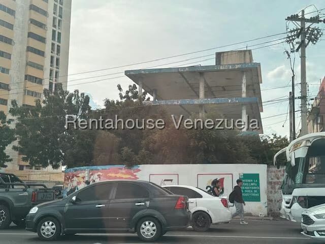 Terreno (Comercial) en Venta en Avenida El Milagro, Zulia - 4