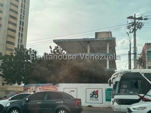 Terreno (Comercial) en Venta en Avenida El Milagro, Zulia - 5