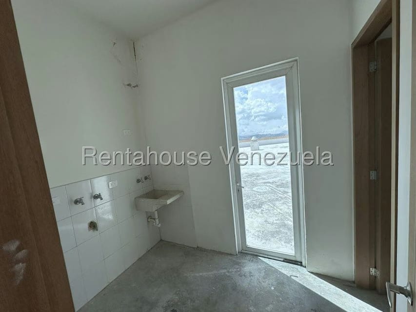 Apartamento (1 Nivel) en Venta en Mirador de Los Campitos I, Distrito Metropolitano - 12