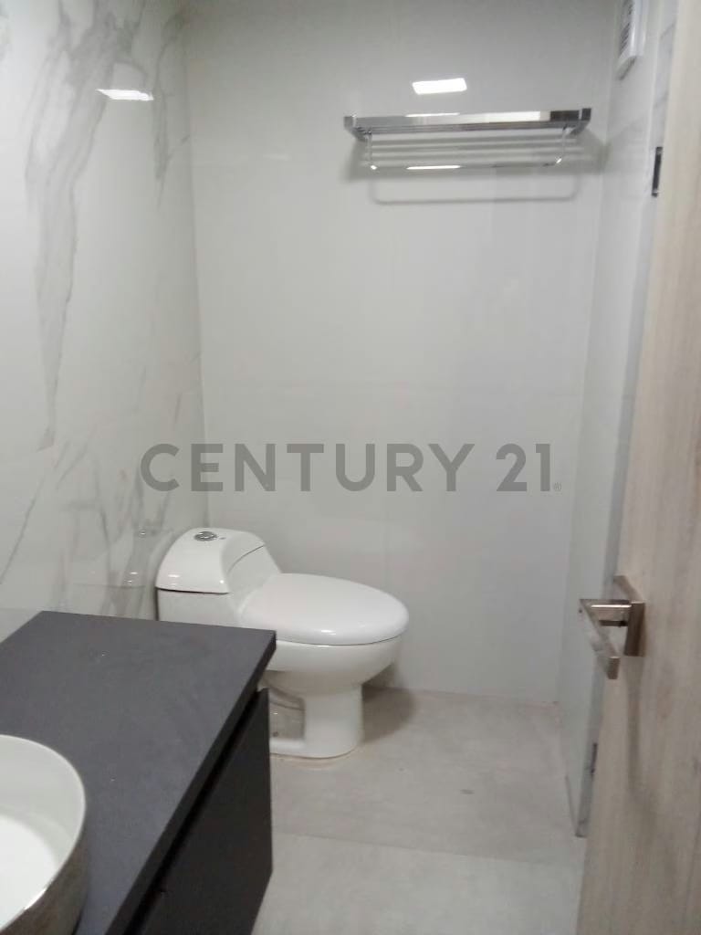 Se alquila apartamento en la exclusiva zona de Altamira con excelente vista! - 12