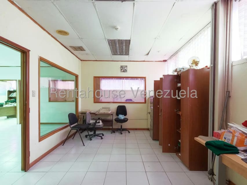 Comercial (Local Comercial) en Venta en Zona Industrial 2, Lara - 12