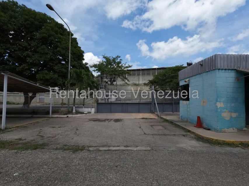 Comercial (Local Comercial) en Venta en Zona Industrial 2, Lara - 3