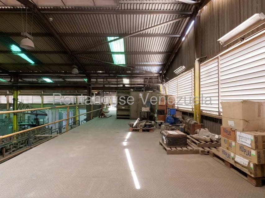 Comercial (Local Comercial) en Venta en Zona Industrial 2, Lara - 29