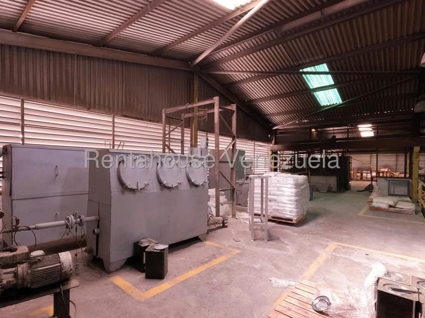 Comercial (Local Comercial) en Venta en Zona Industrial 2, Lara - 32