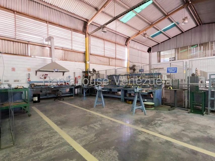 Comercial (Local Comercial) en Venta en Zona Industrial 2, Lara - 35