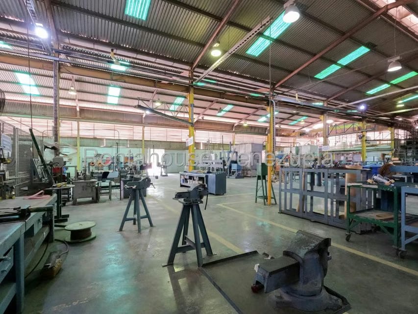 Comercial (Local Comercial) en Venta en Zona Industrial 2, Lara - 36