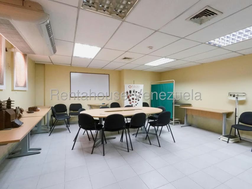 Comercial (Local Comercial) en Venta en Zona Industrial 2, Lara - 39