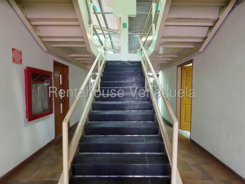Comercial (Local Comercial) en Venta en Zona Industrial 2, Lara - 8