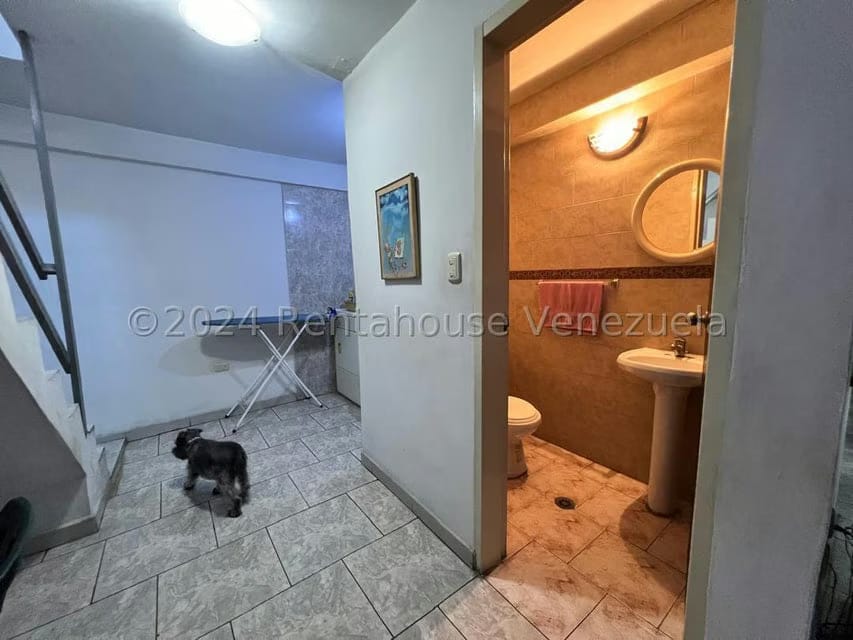 Casa (Multipes Niveles) en Venta en Parroquia San Jose, Distrito Metropolitano - 15