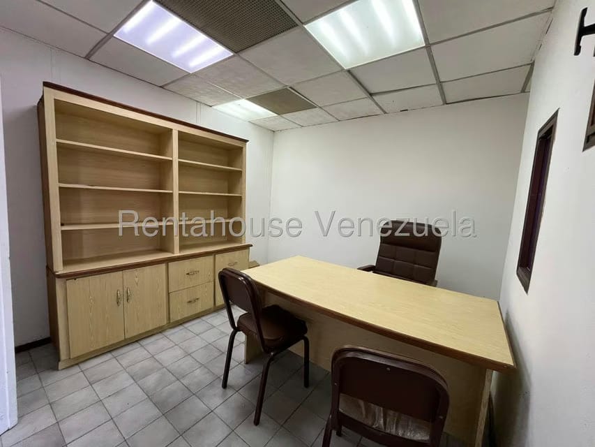 Comercial (Local Comercial) en Alquiler en Zona Industrial, Carabobo - 3