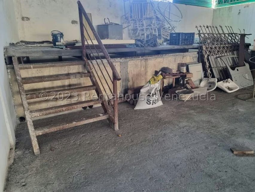 Comercial (Edificio) en Venta en Zona Este, Lara - 11