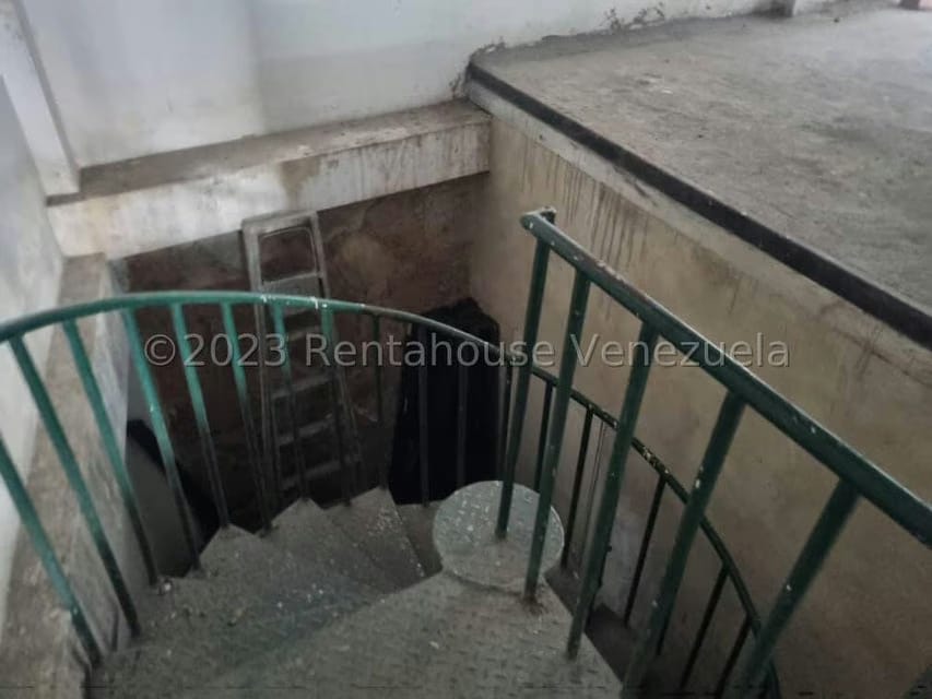 Comercial (Edificio) en Venta en Zona Este, Lara - 13