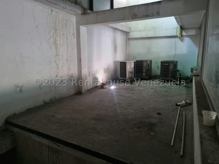 Comercial (Edificio) en Venta en Zona Este, Lara - 19
