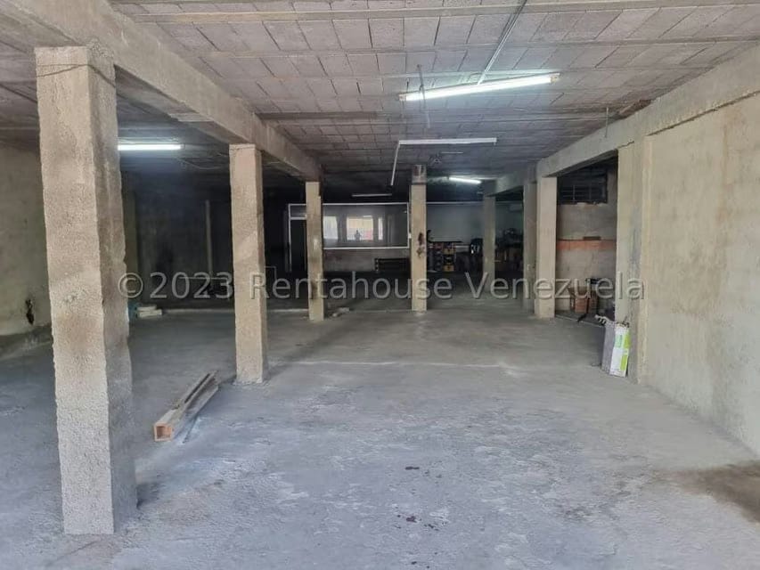 Comercial (Edificio) en Venta en Zona Este, Lara - 30