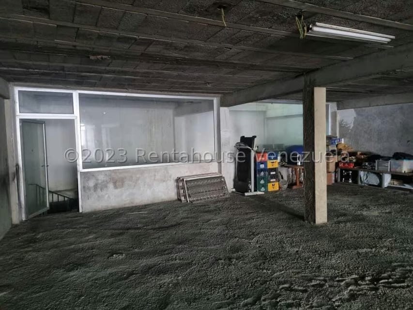 Comercial (Edificio) en Venta en Zona Este, Lara - 38