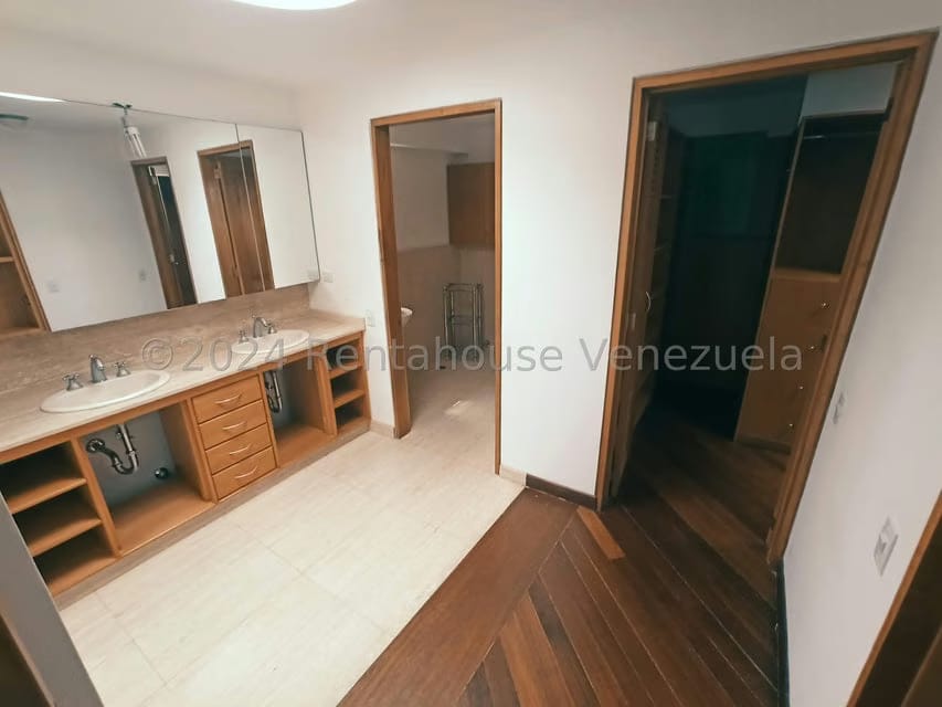 Casa (1 Nivel) en Venta en La Lagunita Country Club, Distrito Metropolitano - 32