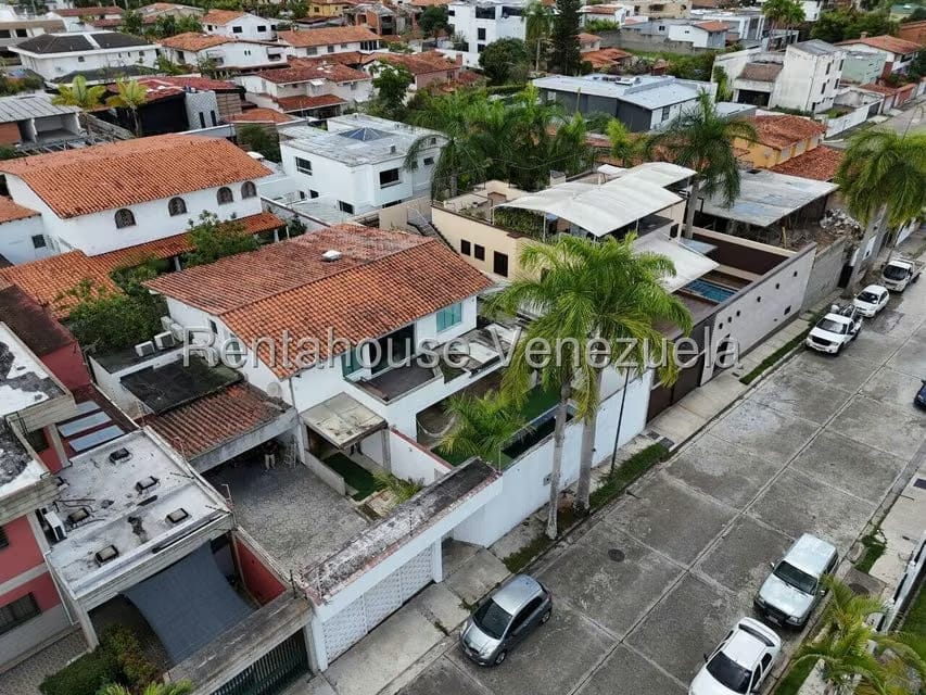 Casa (Duplex) en Venta en Lomas de La Lagunita, Distrito Metropolitano - 2