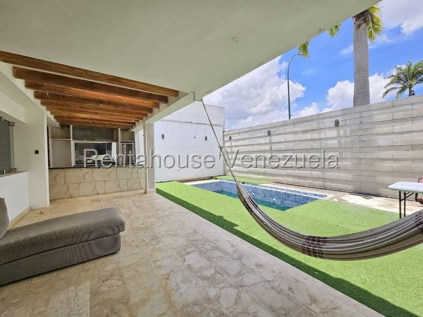 Casa (Duplex) en Venta en Lomas de La Lagunita, Distrito Metropolitano - 14