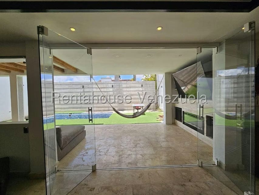 Casa (Duplex) en Venta en Lomas de La Lagunita, Distrito Metropolitano - 16