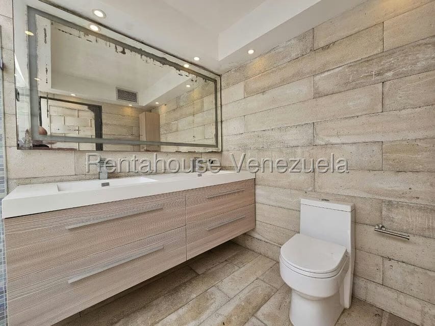 Casa (Duplex) en Venta en Lomas de La Lagunita, Distrito Metropolitano - 28