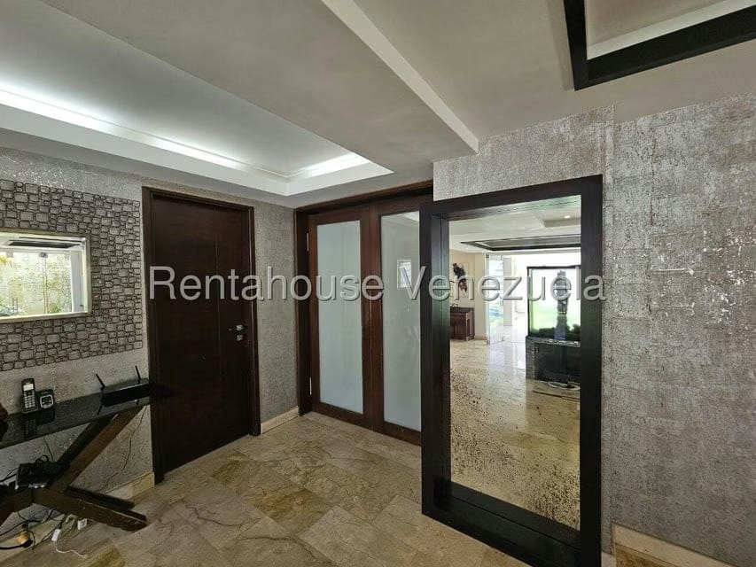 Casa (Duplex) en Venta en Lomas de La Lagunita, Distrito Metropolitano - 36