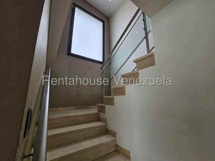Casa (Duplex) en Venta en Lomas de La Lagunita, Distrito Metropolitano - 43